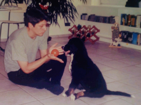 Frank mit Rüden, der später Probleme machte. Hier ist er ein Welpe.